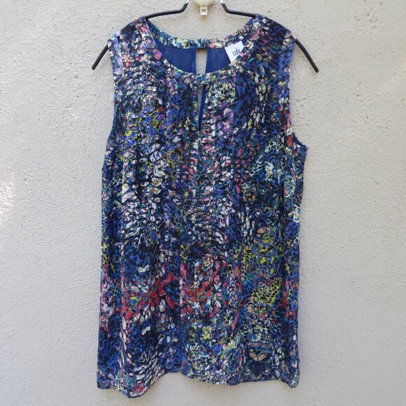 CAbi Tops - Beautiful CAbi keyhole blouse